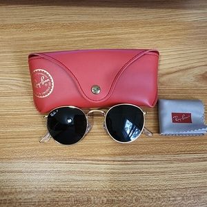 Ray-Ban Round Gold Sunglasses